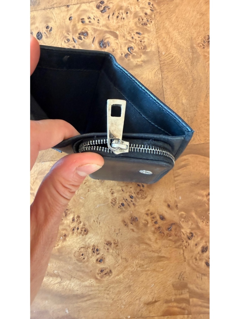 Bally Black Leather Compact Wallet with Coin Pocket and Snap Closure - Picture 4 of 4